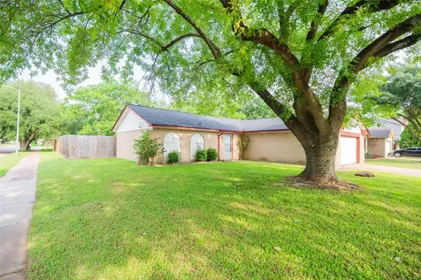 7603 Wovenwood Lane Houston TX 77041
