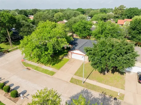 7603 Wovenwood Lane Houston TX 77041