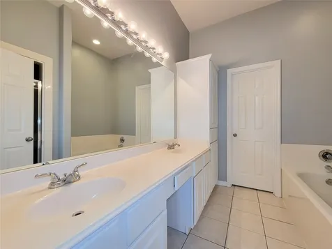 12755 Mill Ridge Drive 1101 Cypress TX 77429