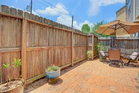 5806 Kansas Street B Houston TX 77007