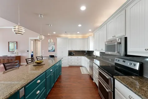 172 Ocean View Drive Crystal Beach TX 77650