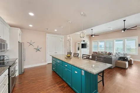 172 Ocean View Drive Crystal Beach TX 77650