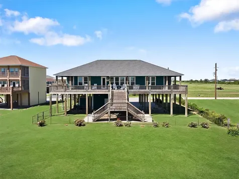 172 Ocean View Drive Crystal Beach TX 77650