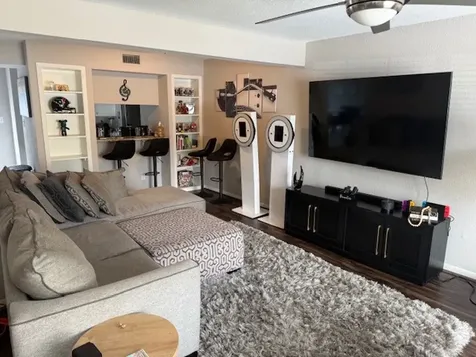 6111 Beverly Hill Street 35 Houston TX 77057