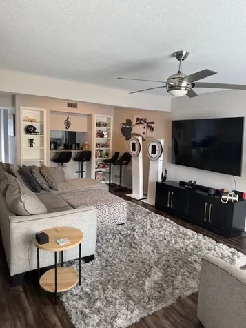 6111 Beverly Hill Street 35 Houston TX 77057