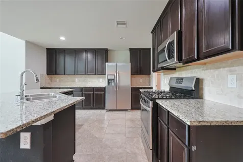 3911 Summerlin Court Baytown TX 77521