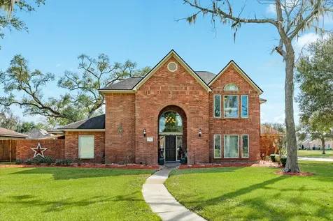52 Chesswood Court Lake Jackson TX 77566