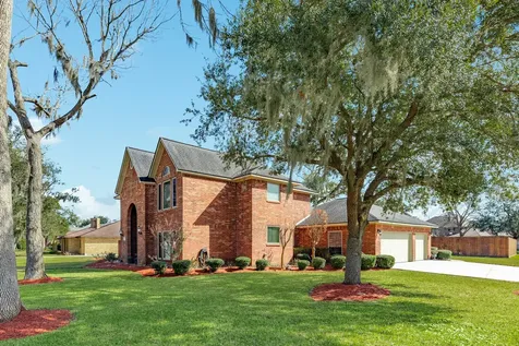 52 Chesswood Court Lake Jackson TX 77566