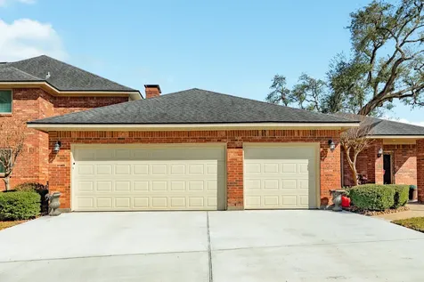 52 Chesswood Court Lake Jackson TX 77566