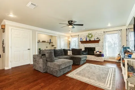 52 Chesswood Court Lake Jackson TX 77566