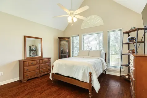 52 Chesswood Court Lake Jackson TX 77566