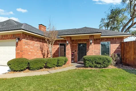 52 Chesswood Court Lake Jackson TX 77566