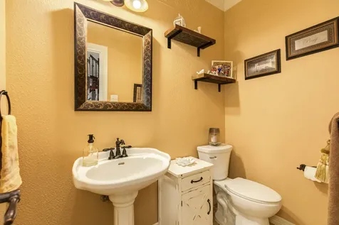 52 Chesswood Court Lake Jackson TX 77566