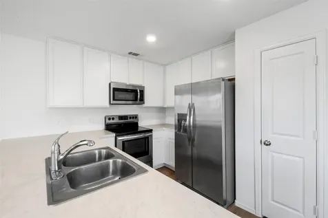 1044 Road 5203 Cleveland TX 77327