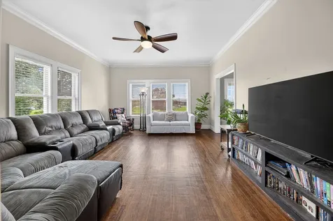 119 E Houston Street Refugio TX 78377