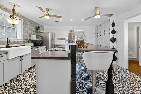 119 E Houston Street Refugio TX 78377
