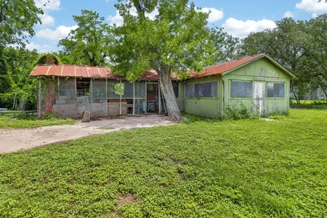 119 E Houston Street Refugio TX 78377