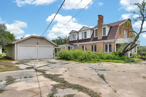 119 E Houston Street Refugio TX 78377