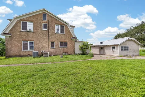 119 E Houston Street Refugio TX 78377
