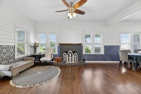 119 E Houston Street Refugio TX 78377