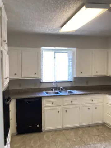 7818 Vickijohn Drive Houston TX 77071