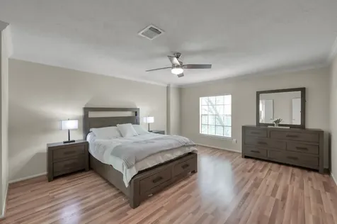 2 S Duskwood Place The Woodlands TX 77381