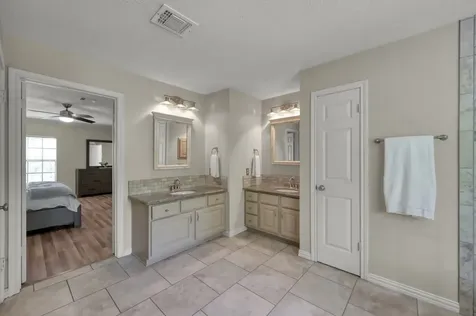 2 S Duskwood Place The Woodlands TX 77381
