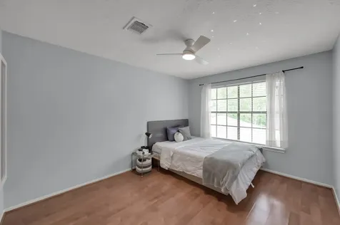 2 S Duskwood Place The Woodlands TX 77381
