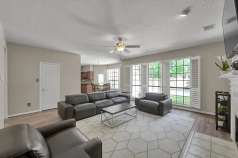 2 S Duskwood Place The Woodlands TX 77381