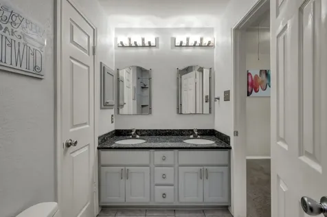 2 S Duskwood Place The Woodlands TX 77381
