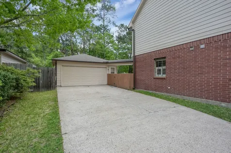 2 S Duskwood Place The Woodlands TX 77381