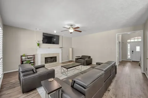 2 S Duskwood Place The Woodlands TX 77381