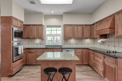 2 S Duskwood Place The Woodlands TX 77381