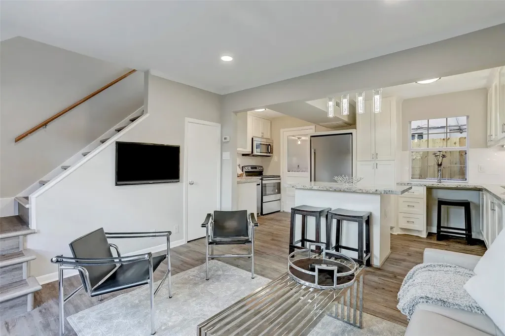 1409 Maryland Street D Houston TX 77006