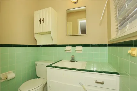 103 E Meadow Lane West Columbia TX 77486