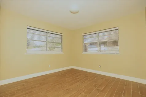 103 E Meadow Lane West Columbia TX 77486