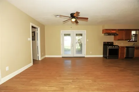 103 E Meadow Lane West Columbia TX 77486