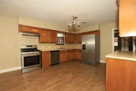 103 E Meadow Lane West Columbia TX 77486