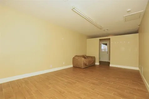 103 E Meadow Lane West Columbia TX 77486