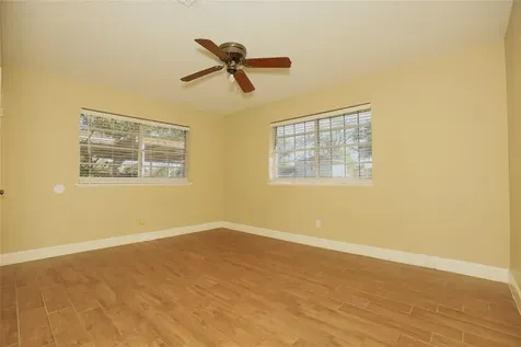 103 E Meadow Lane West Columbia TX 77486