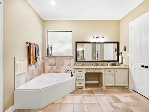 127 Leah Drive Montgomery TX 77316