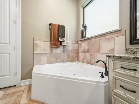 127 Leah Drive Montgomery TX 77316