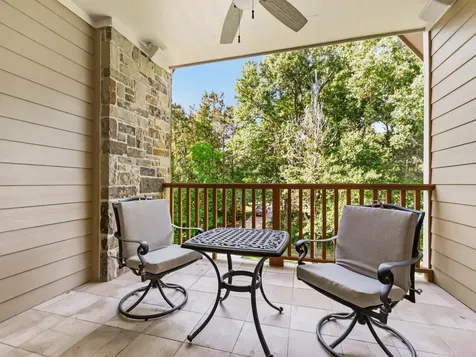 127 Leah Drive Montgomery TX 77316