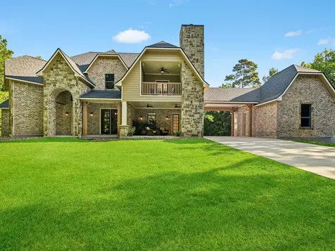 127 Leah Drive Montgomery TX 77316