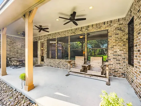 127 Leah Drive Montgomery TX 77316