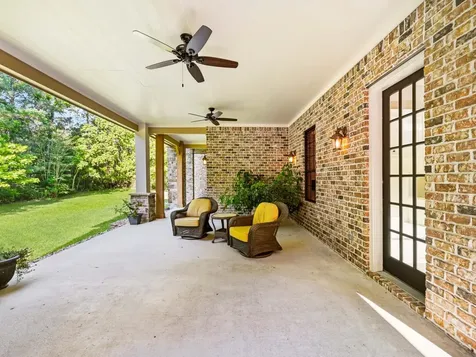 127 Leah Drive Montgomery TX 77316