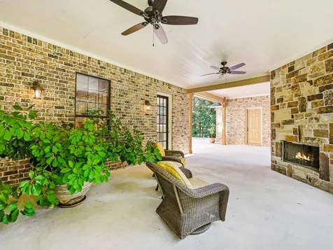 127 Leah Drive Montgomery TX 77316