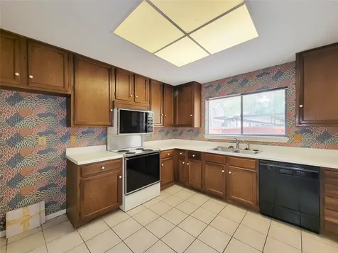 11711 Memorial Drive 565 Houston TX 77024