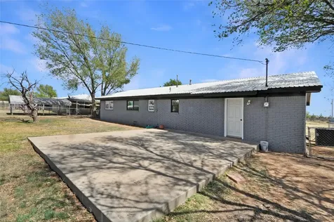 904 Avenue D Bovina TX 79009