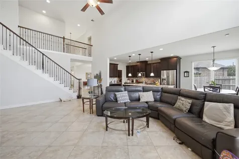 1813 Emerald Trace Lane Pearland TX 77584